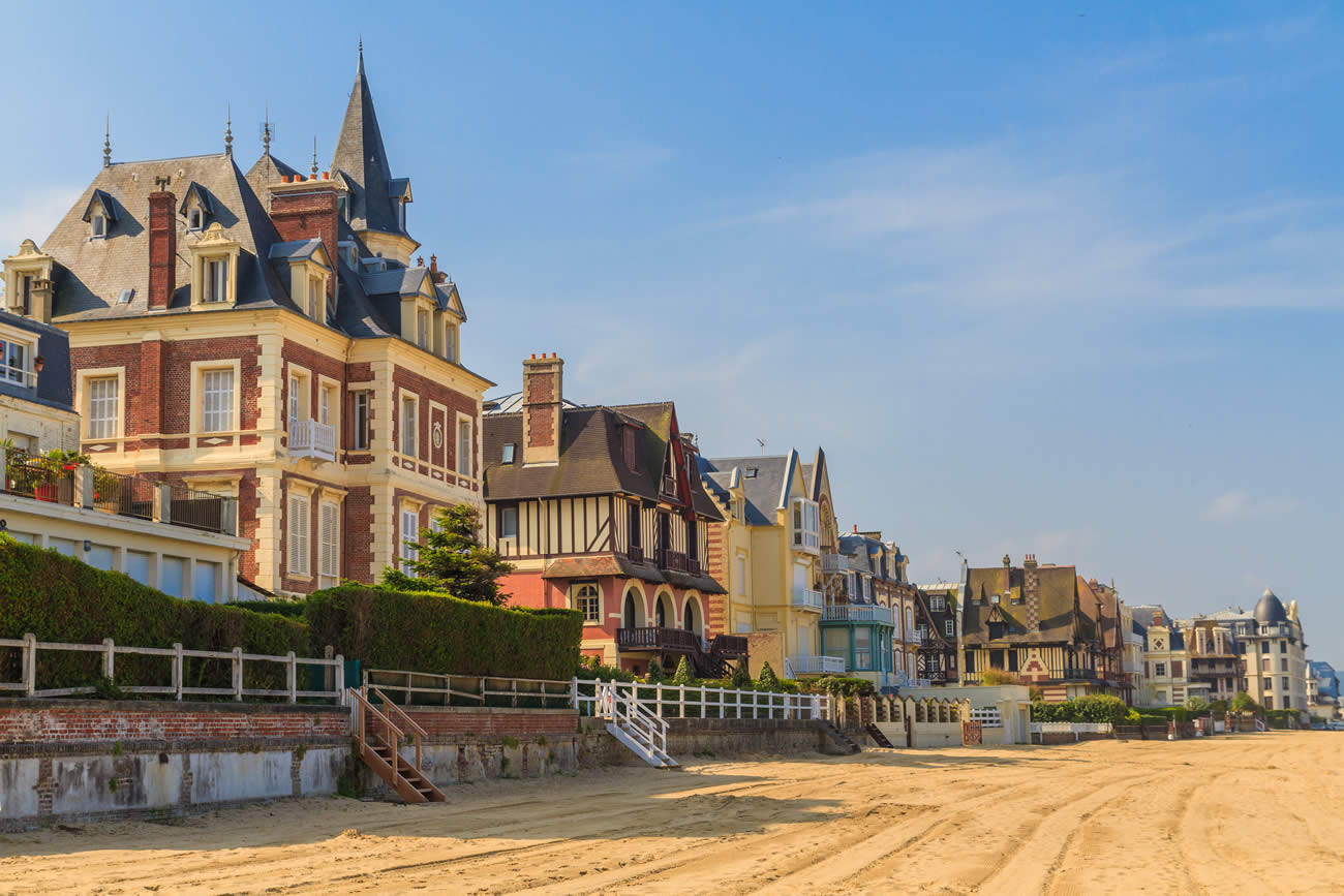 Palmarès des villes de bord de mer dont l'immobilier est en mauvais état : Noirmoutier, Trouville-Deauville, Ramatuelle Palmarès des villes de bord de mer dont l'immobilier est en mauvais état : Noirmoutier, Trouville-Deauville, Ramatuelle