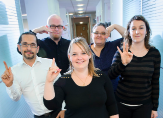 Nouvelle innovation monabanq, première banque en ligne à pouvoir converser avec ses clients en langue des signes #LSF Nouvelle innovation monabanq, première banque en ligne à pouvoir converser avec ses clients en langue des signes #LSF