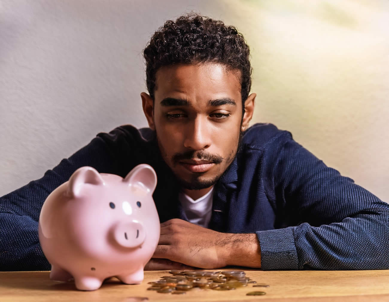 Dysmorphie financière : les jeunes actifs, épargnants à outrance, victimes de l'influence néfaste des réseaux sociaux Dysmorphie financière : les jeunes actifs, épargnants à outrance, victimes de l'influence néfaste des réseaux sociaux